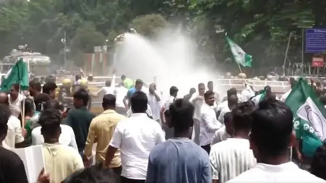 Odisha Self-Immolation Case: BJD Stages Massive Protest in Bhubaneswar, Observes Balasore Bandh