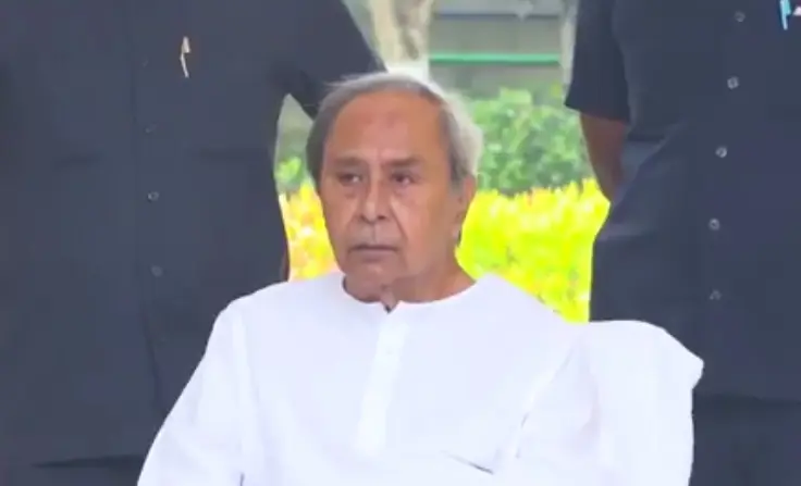 Naveen Meets People of Sheragada, Urges Grassroots Resistance to Govt’s Arbitrary Actions
