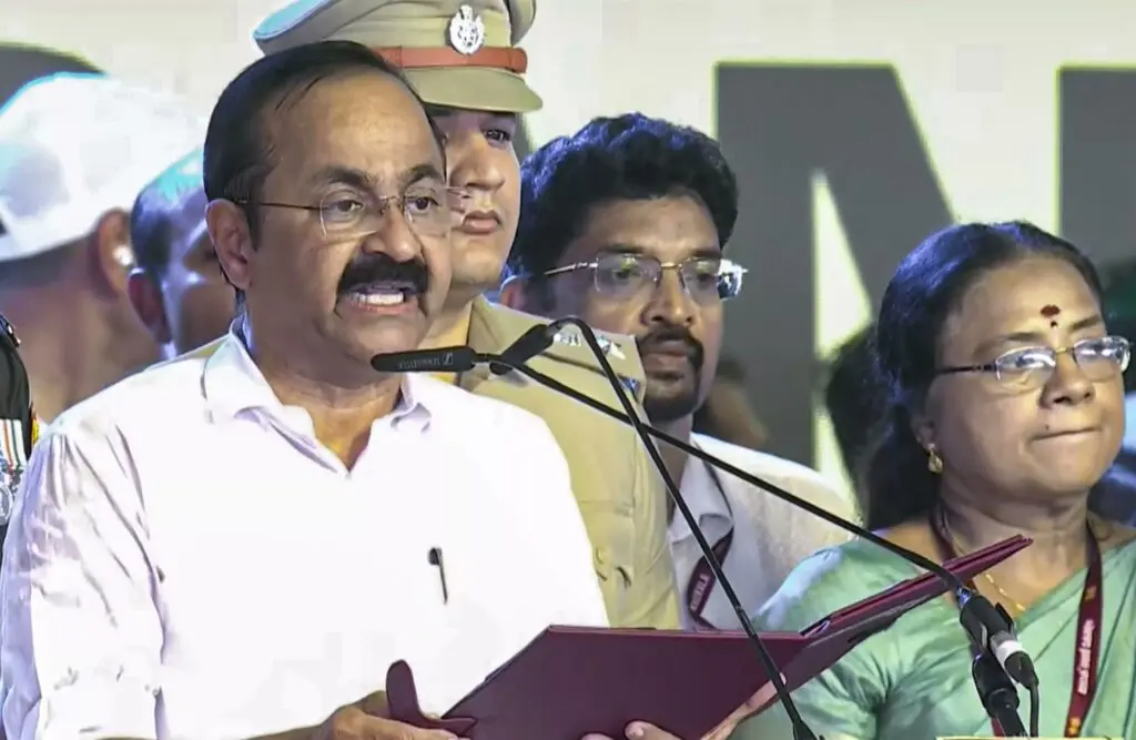 Naveen Congratulates V. D. Satheesan on Taking Oath as Kerala Chief Minister