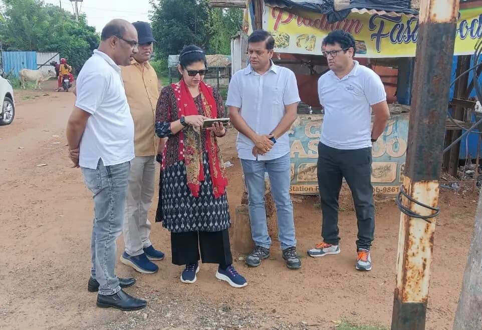 ରାଜଧାନୀରେ ଗଙ୍ଗୁଆନାଳ ଓ ଦୟା ପଶ୍ଚିମ କେନାଲ ପରିଦର୍ଶନ କଲେ ପ୍ରମୁଖ ସଚିବ