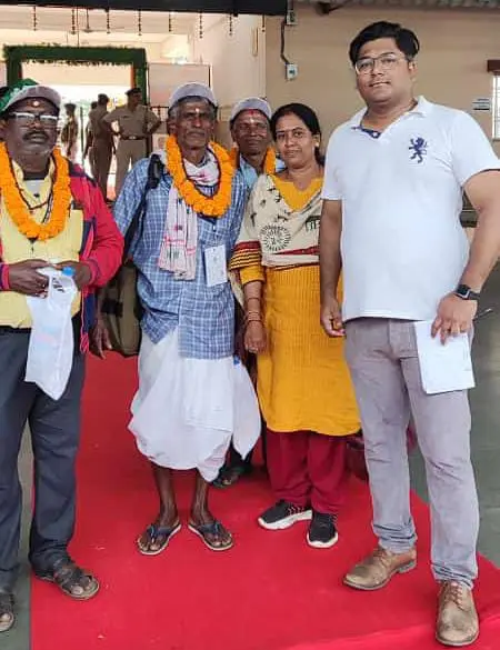 ତୀର୍ଥ ଯାତ୍ରାରେ ବାହାରିଲେ ପାଞ୍ଚ ଜିଲ୍ଲାର ହଜାରେ ବରିଷ୍ଠ ନାଗରିକ