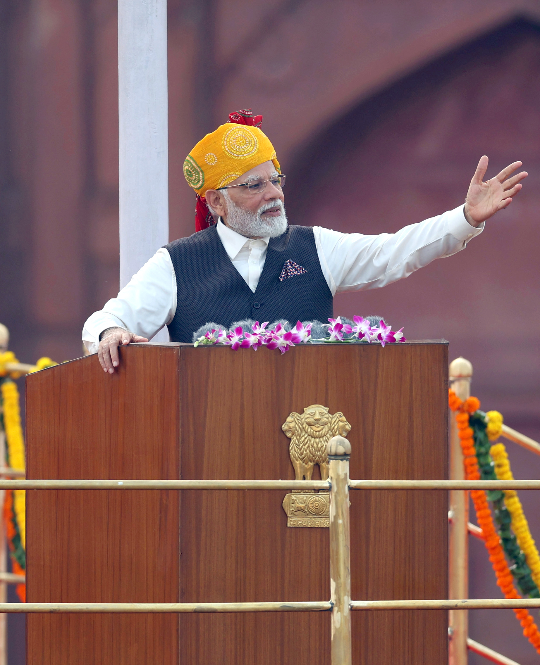 Prez Murmu, Shah, Kharge greet PM Modi on his 73rd birthday