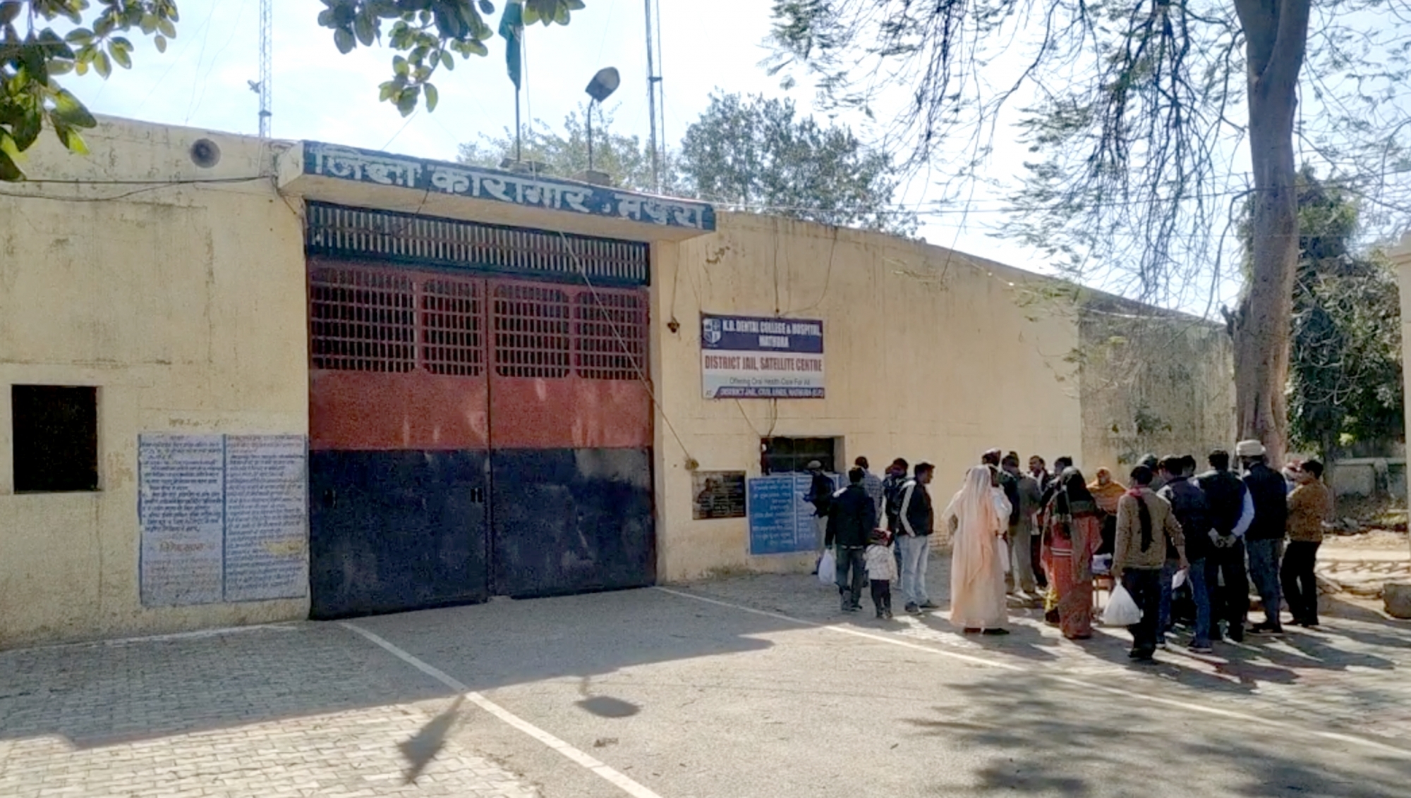 Mathura jail inmates make clothes for Banke Bihari