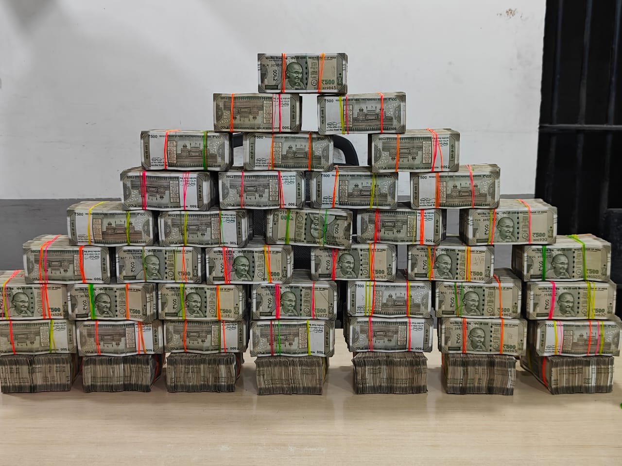 Rs 7.40 crore cash seized in Hyderabad