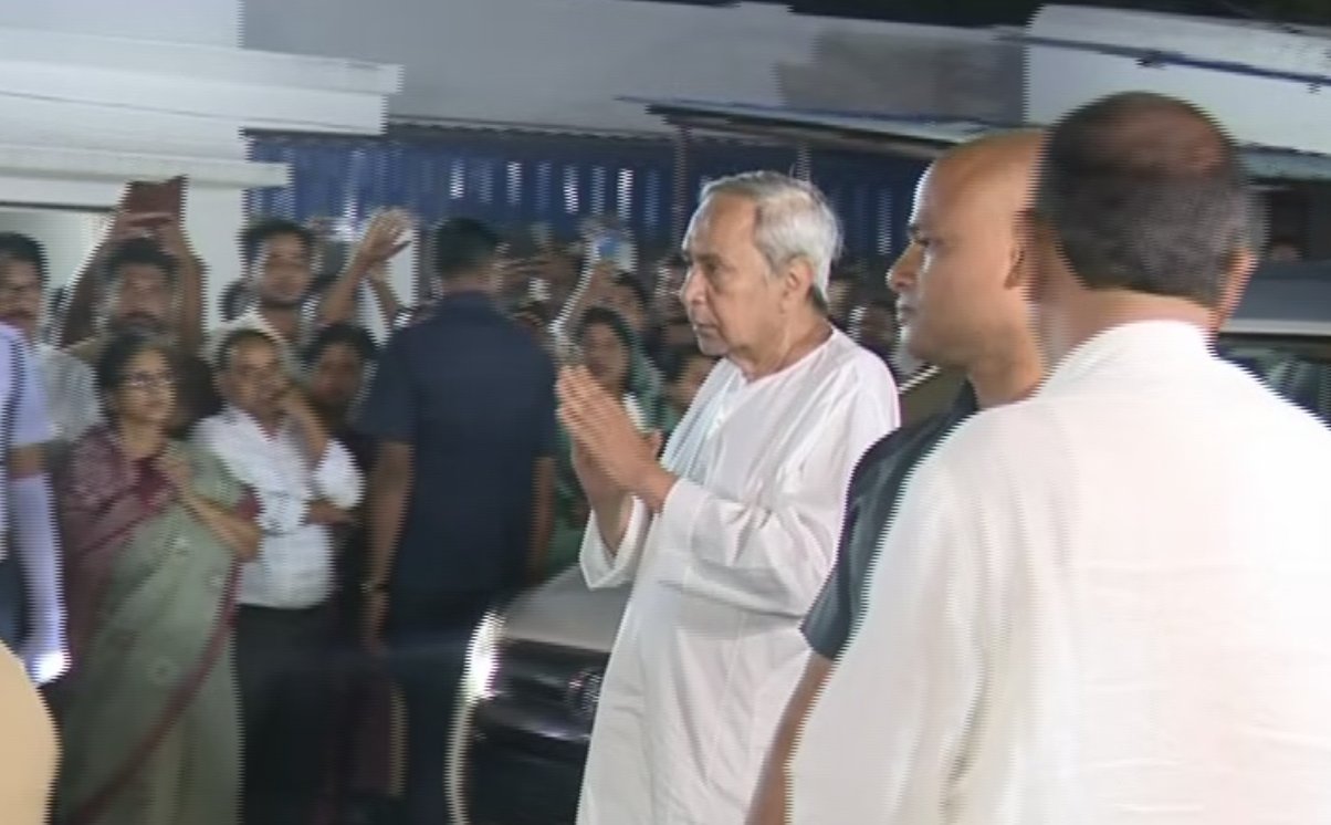 Naveen Pays Tributes to Veteran BJD Leader Sugnana Kumari Deo at Sankha Bhawan