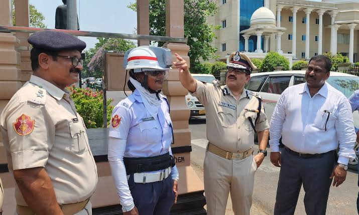 Commissionerate Police to Introduce Cooling Helmets for Traffic Constables&nbsp;